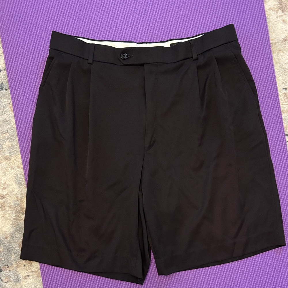 Greg Norman Collection Black pleased Shorts size 36